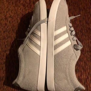 New with tags Adidas shoes!